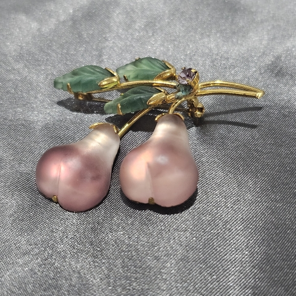 Austrian Collector's Art Glass Floral Pear Pin/Brooch w Crystals in Gold 1940s - Picture 3 of 11
